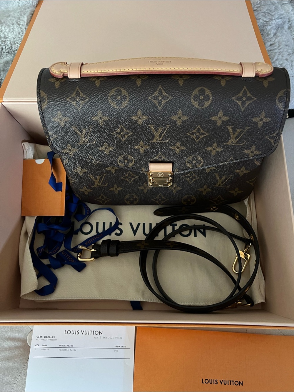 Authentic Louis Vuitton Monogram Pochette Metis Shoulder Bag